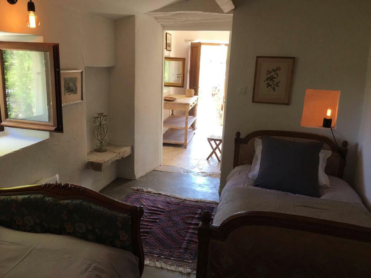 Gites Oustaou de Bourboul Grospierres Extérieur photo